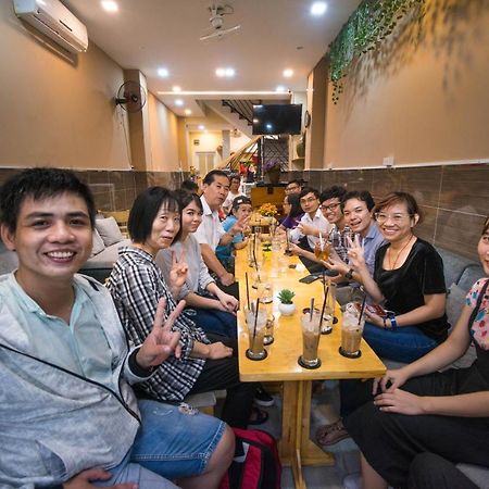 Language Exchange Hostel 1 Хошимин Екстериор снимка